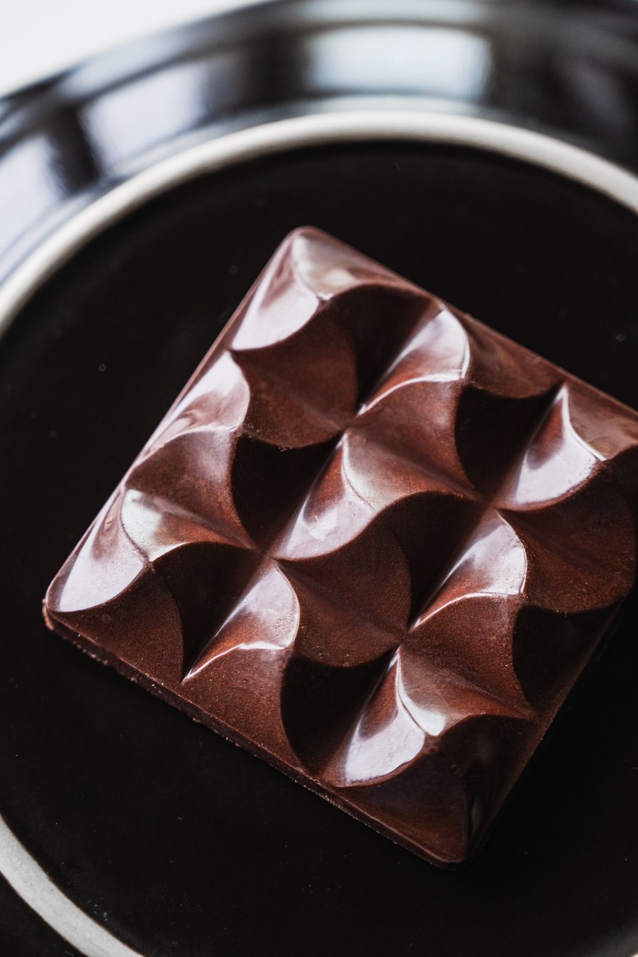 Halimao dark chocolate bar — 3x3 tiles, glossy temper